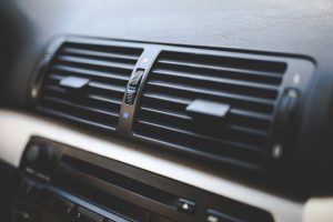 czyszczenie klimatyzacji samochodowej