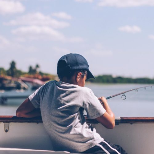 Czy warto zapisać dziecko na półkolonie żeglarskie?