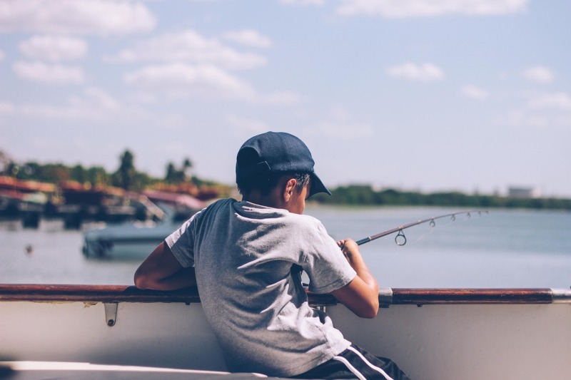 Czy warto zapisać dziecko na półkolonie żeglarskie?